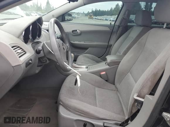 2009 Chevrolet Malibu 1LT z VIN 1G1ZH57B094261986, wystawiony jako Copart lot #62936245 z przebiegiem 162 264 mil mil oraz Szkoda całkowita • Salvage title. Historia ofert i sprzedaży dostępna na DreamBid. Obrazek 7.