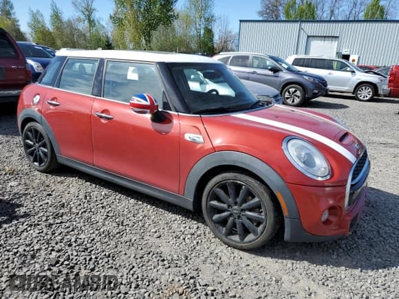✅ 2015 MINI Hardtop 4 Door S • VIN: WMWXU3C54F2B62500 • Lot: 52993245. Listed on Copart with 87,298 mi. Free auction sales archive from the USA and detailed vehicle history report at DreamBid. Image 4.