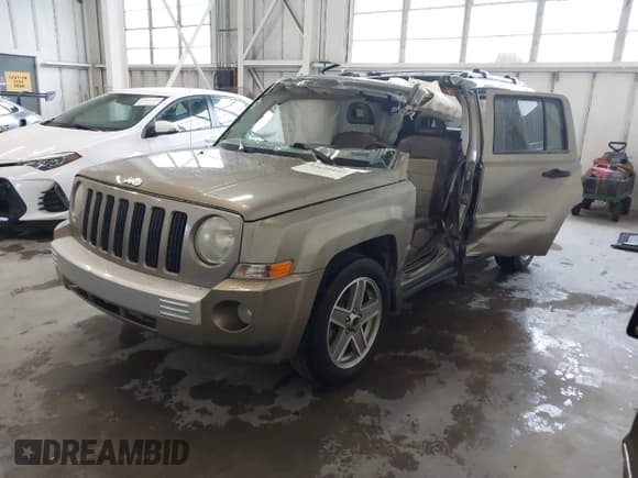 ✅ 2007 Jeep Patriot Limited • VIN: 1J8FF48W07D377335 • Lot: 42620440. Wystawiony na IAAI z przebiegiem Nie podano. Bezpłatny archiwum sprzedaży aukcyjnych z USA i szczegółowy raport historii pojazdu na DreamBid. Zdjęcie 2.