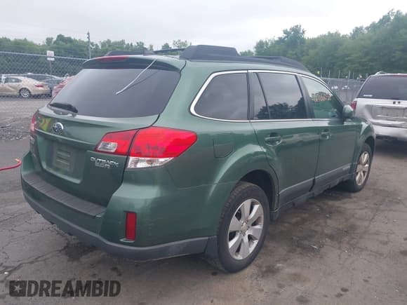 ✅ 2011 Subaru Outback Premium • VIN: 4S4BRDHC5B2329168 • Lot: 42706057. Listed on IAAI with 210,621 mi. Free auction sales archive from the USA and detailed vehicle history report at DreamBid. Image 4.