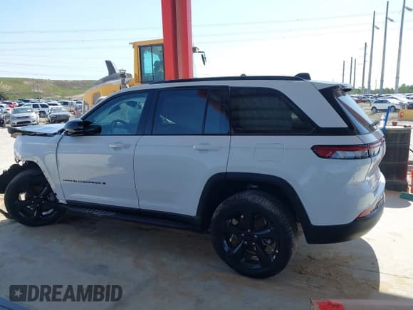 ✅ 2025 Jeep Grand Cherokee Limited • VIN: 1C4RJGBG0SC283119 • Лот: 42287401. Опубликован ранее на IAAI с пробегом 2 721 миль. Бесплатный доступ к архиву аукционных продаж из США и подробный отчёт об истории автомобиля на DreamBid. Изображение 15.