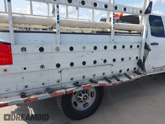 ✅ 2016 Chevrolet Silverado 2500HD Work Truck • VIN: 1GC2CUEG6GZ321432 • Lot: 42923797. Wystawiony na IAAI z przebiegiem 119 213 mil. Bezpłatny archiwum sprzedaży aukcyjnych z USA i szczegółowy raport historii pojazdu na DreamBid. Zdjęcie 18.