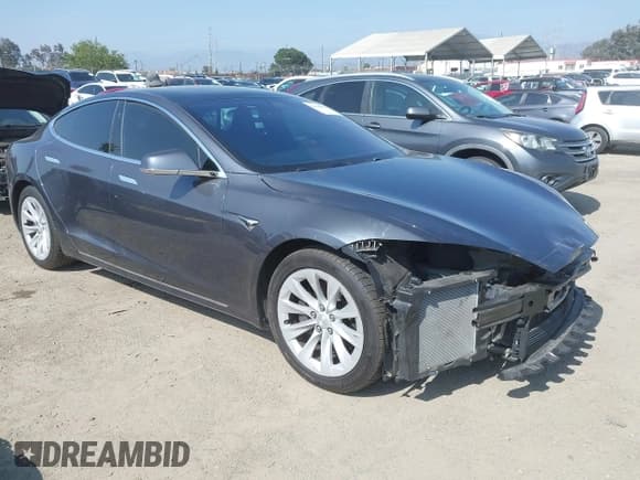 ✅ 2019 Tesla Model S 75D • VIN: 5YJSA1E25KF304371 • Lot: 42349856. Listed on IAAI with 64,788 mi. Free auction sales archive from the USA and detailed vehicle history report at DreamBid. Image 1.