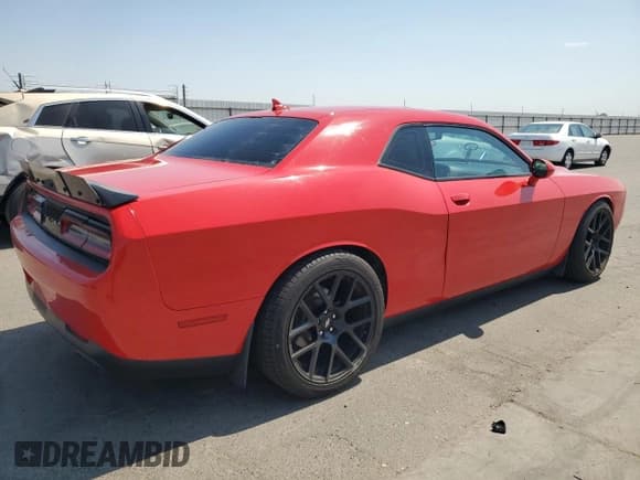 ✅ 2015 Dodge Challenger SXT Plus • VIN: 2C3CDZBG7FH710585 • Lot: 70525174. Wystawiony na Copart z przebiegiem 138 124 mil. Bezpłatny archiwum sprzedaży aukcyjnych z USA i szczegółowy raport historii pojazdu na DreamBid. Zdjęcie 3.