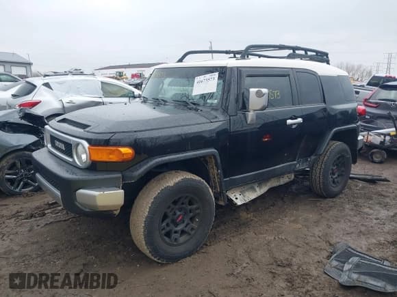 ✅ 2012 Toyota FJ Cruiser • VIN: JTEBU4BF8CK126763 • Lot: 41673573. Listed on IAAI with 116,650 mi. Free auction sales archive from the USA and detailed vehicle history report at DreamBid. Image 18.
