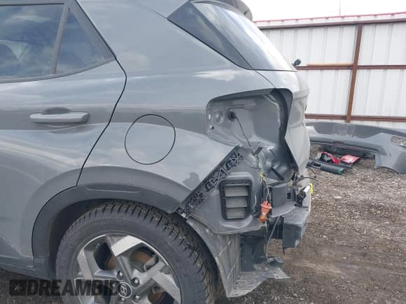 ✅ 2022 Hyundai Venue SEL • VIN: KMHRC8A35NU148758 • Lot: 41796339. Listed on IAAI with 28,785 mi. Free auction sales archive from the USA and detailed vehicle history report at DreamBid. Image 18.