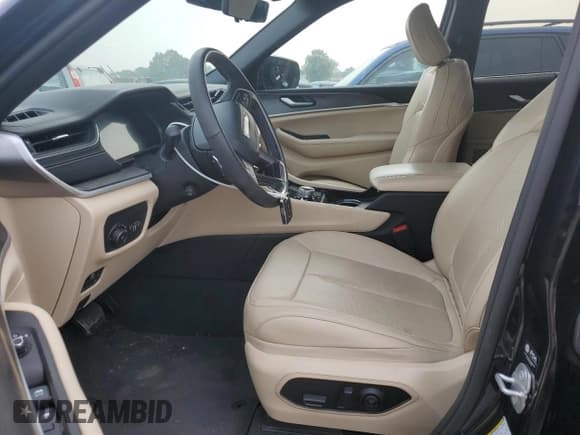 ✅ 2024 Jeep Grand Cherokee Limited • VIN: 1C4RJHBG2RC123713 • Лот: 67323495. Опубликован ранее на Copart с пробегом 43 184 миль. Бесплатный доступ к архиву аукционных продаж из США и подробный отчёт об истории автомобиля на DreamBid. Изображение 7.