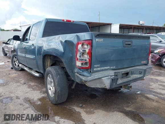 ✅ 2011 GMC Sierra 1500 SLE • VIN: 3GTP1VE09BG155565 • Lot: 42995153. Wystawiony na IAAI z przebiegiem 237 471 mil. Bezpłatny archiwum sprzedaży aukcyjnych z USA i szczegółowy raport historii pojazdu na DreamBid. Zdjęcie 3.