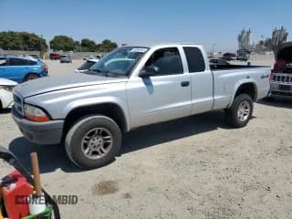 ✅ 2004 Dodge Dakota • VIN: 1D7HG12K54S712295 • Lot: 63865945. Wystawiony na Copart z przebiegiem 158 165 mil. Bezpłatny archiwum sprzedaży aukcyjnych z USA i szczegółowy raport historii pojazdu na DreamBid. Zdjęcie 1.