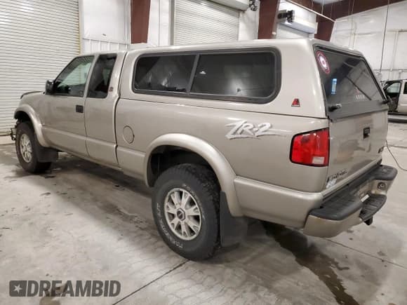 ✅ 2003 GMC Sonoma SLS • VIN: 1GTCT19X038151436 • Lot: 81548914. Listed on Copart with 199,712 mi. Free auction sales archive from the USA and detailed vehicle history report at DreamBid. Image 2.