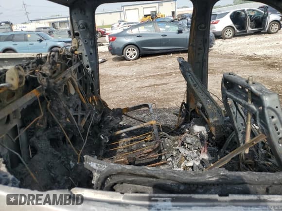 ✅ 2019 Chevrolet Silverado 1500 LT Trail Boss • VIN: 1GCPYFED1KZ146878 • Lot: 59704045. Wystawiony na Copart z przebiegiem Nie podano. Bezpłatny archiwum sprzedaży aukcyjnych z USA i szczegółowy raport historii pojazdu na DreamBid. Zdjęcie 10.