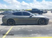 ✅ 2013 Porsche Panamera • VIN: WP0AA2A71DL010212 • Lot: 42902404. Wystawiony na IAAI z przebiegiem 79 118 mil. Bezpłatny archiwum sprzedaży aukcyjnych z USA i szczegółowy raport historii pojazdu na DreamBid. Zdjęcie 13.