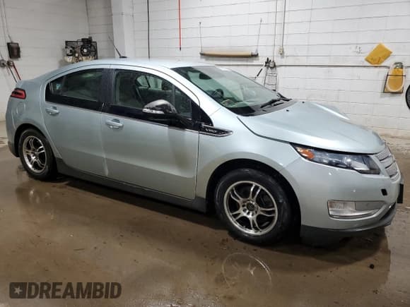 ✅ 2013 Chevrolet Volt • VIN: 1G1RB6E45DU116690 • Lot: 83862314. Wystawiony na Copart z przebiegiem 126 980 mil. Bezpłatny archiwum sprzedaży aukcyjnych z USA i szczegółowy raport historii pojazdu na DreamBid. Zdjęcie 4.
