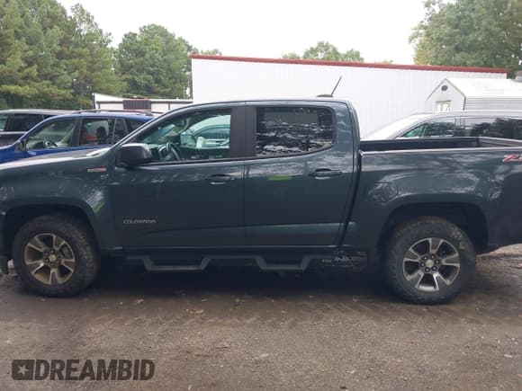 ✅ 2019 Chevrolet Colorado 4WD Z71 • VIN: 1GCPTDE14K1141018 • Лот: 43328790. Опубликован ранее на IAAI с пробегом 183 824 миль. Бесплатный доступ к архиву аукционных продаж из США и подробный отчёт об истории автомобиля на DreamBid. Изображение 14.