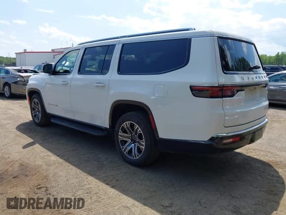 ✅ 2024 Jeep Wagoneer Series II • VIN: 1C4SJSBPXRS181928 • Lot: 42554588. Listed on IAAI with 25,518 mi. Free auction sales archive from the USA and detailed vehicle history report at DreamBid. Image 3.