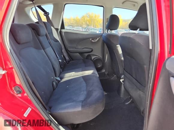 ✅ 2010 Honda Fit Sport • VIN: JHMGE8H4XAC040266 • Lot: 89741235. Wystawiony na Copart z przebiegiem 90 643 mil. Bezpłatny archiwum sprzedaży aukcyjnych z USA i szczegółowy raport historii pojazdu na DreamBid. Zdjęcie 10.