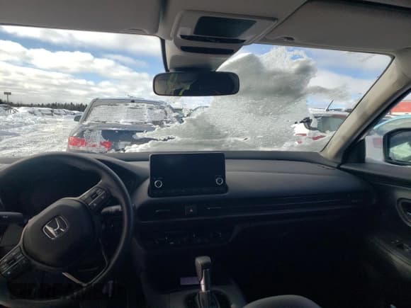 ✅ 2024 Honda HR-V LX • VIN: 3CZRZ2H31RM103181 • Lot: 44764545. Listed on Copart with 9,779 mi. Free auction sales archive from the USA and detailed vehicle history report at DreamBid. Image 8.