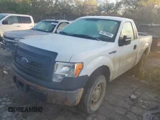 ✅ 2013 Ford F-150 XLT • VIN: 1FTMF1CM3DFB61286 • Lot: 85270985. Wystawiony na Copart z przebiegiem 110 763 mil. Bezpłatny archiwum sprzedaży aukcyjnych z USA i szczegółowy raport historii pojazdu na DreamBid. Zdjęcie 1.