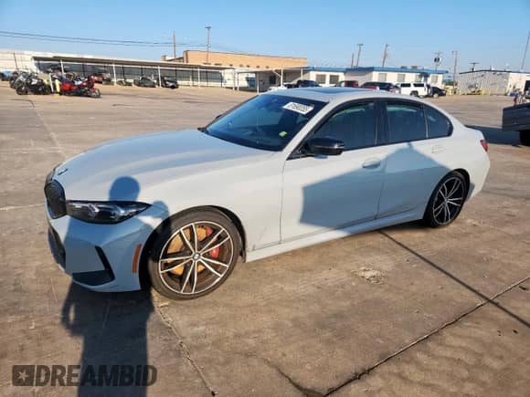 2023 BMW 3 Series 330i z VIN 3MW69FF05P8D29302, wystawiony jako Copart lot #81690055 z przebiegiem 45 083 mil mil oraz Szkoda całkowita • Salvage title. Historia ofert i sprzedaży dostępna na DreamBid. Obrazek 1.