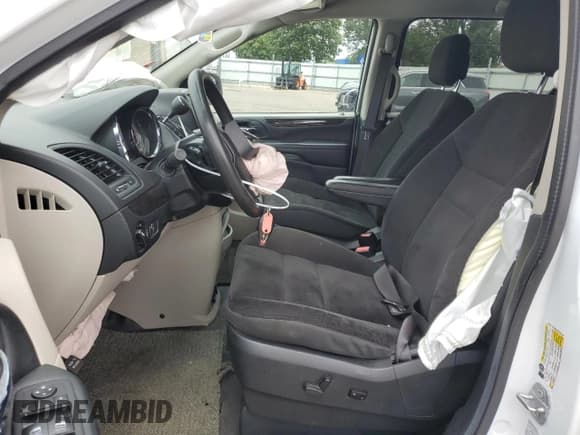 ✅ 2019 Dodge Grand Caravan SE • VIN: 2C7WDGBG6KR678636 • Lot: 71089935. Wystawiony na Copart z przebiegiem 85 578 mil. Bezpłatny archiwum sprzedaży aukcyjnych z USA i szczegółowy raport historii pojazdu na DreamBid. Zdjęcie 7.