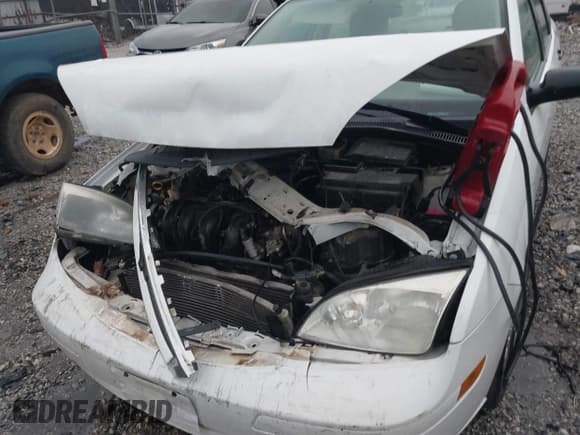 ✅ 2007 Ford Focus S • VIN: 1FAHP34N57W355068 • Lot: 43735746. Listed on IAAI with 126,471 mi. Free auction sales archive from the USA and detailed vehicle history report at DreamBid. Image 6.