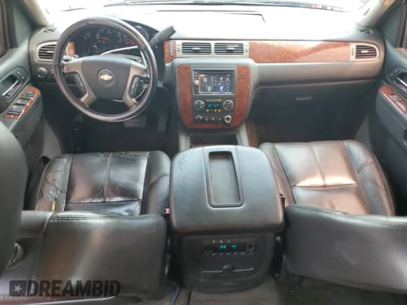 2013 Chevrolet Tahoe LT с VIN 1GNSKBE09DR215294, выставлен на аукционе Copart как лот 59378635 с пробегом 232 450 миль миль и Списание • Salvage title. История ставок и продаж доступна на DreamBid. Изображение 8.