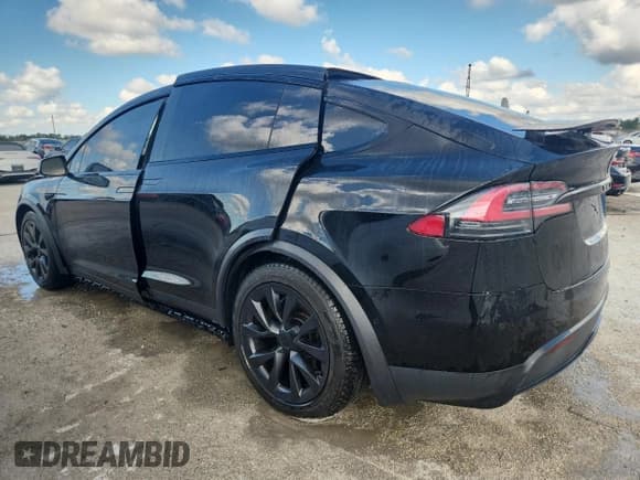✅ 2022 Tesla Model X Plaid • VIN: 7SAXCBE67NF329708 • Лот: 92099555. Опубликован ранее на Copart с пробегом 70 660 миль. Бесплатный доступ к архиву аукционных продаж из США и подробный отчёт об истории автомобиля на DreamBid. Изображение 2.