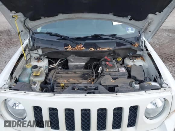 ✅ 2016 Jeep Patriot High Altitude • VIN: 1C4NJRFB1GD534983 • Lot: 43884048. Wystawiony na IAAI z przebiegiem 123 151 mil. Bezpłatny archiwum sprzedaży aukcyjnych z USA i szczegółowy raport historii pojazdu na DreamBid. Zdjęcie 10.