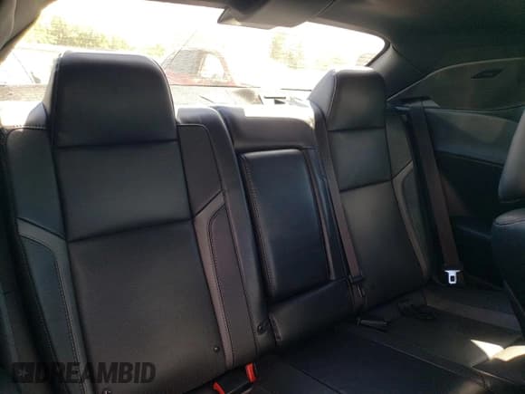 ✅ 2015 Dodge Challenger SXT Plus • VIN: 2C3CDZBGXFH708135 • Lot: 54748414. Wystawiony na Copart z przebiegiem 47 372 mil. Bezpłatny archiwum sprzedaży aukcyjnych z USA i szczegółowy raport historii pojazdu na DreamBid. Zdjęcie 10.