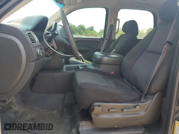 ✅ 2012 Chevrolet Tahoe Commercial • VIN: 1GNLC2E06CR296075 • Lot: 64071795. Listed on Copart with 162,204 mi. Free auction sales archive from the USA and detailed vehicle history report at DreamBid. Image 7.