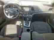 2020 Hyundai Elantra SE z VIN 5NPD74LF9LH616579, wystawiony jako Copart lot #81600615 z przebiegiem 15 220 mil mil oraz Szkoda całkowita • Salvage title. Historia ofert i sprzedaży dostępna na DreamBid. Obrazek 8.