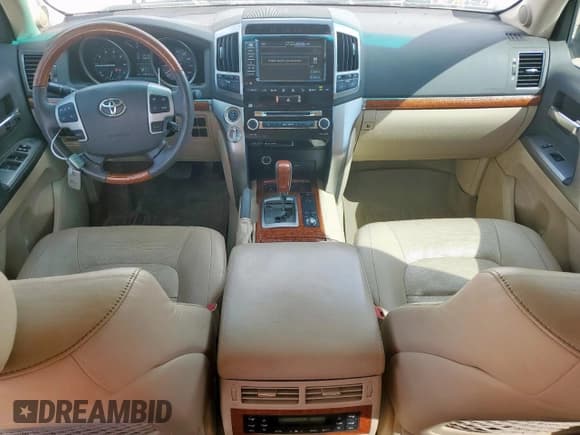 ✅ 2014 Toyota Land Cruiser • VIN: JTMHY7AJ2E4024392 • Лот: 85937895. Опубликован ранее на Copart с пробегом 158 524 миль. Бесплатный доступ к архиву аукционных продаж из США и подробный отчёт об истории автомобиля на DreamBid. Изображение 8.