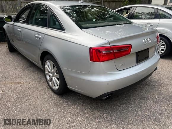 ✅ 2012 Audi A6 Premium Plus • VIN: WAUBGAFC3CN017956 • Лот: 68505665. Опубликован ранее на Copart с пробегом 131 296 миль. Бесплатный доступ к архиву аукционных продаж из США и подробный отчёт об истории автомобиля на DreamBid. Изображение 3.