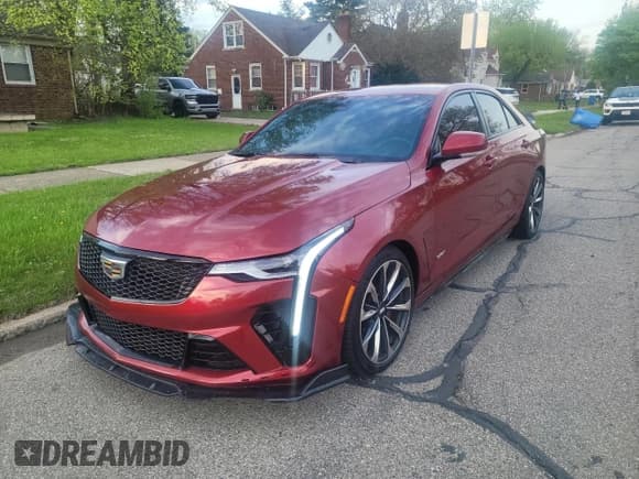 ✅ 2022 Cadillac CT4-V Blackwing • VIN: 1G6D75RP5N0410099 • Lot: 55702405. Wystawiony na Copart z przebiegiem 18 445 mil. Bezpłatny archiwum sprzedaży aukcyjnych z USA i szczegółowy raport historii pojazdu na DreamBid. Zdjęcie 2.