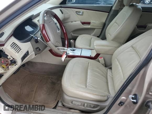 2008 Hyundai Azera Limited с VIN KMHFC46F28A291297, выставлен на аукционе Copart как лот 56549315 с пробегом 161 035 миль миль и Чистый • Clean title. История ставок и продаж доступна на DreamBid. Изображение 7.