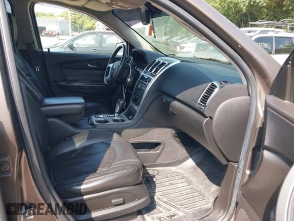 ✅ 2010 GMC Acadia SLT1 • VIN: 1GKLVMED9AJ190317 • Lot: 42833909. Listed on IAAI with 153,482 mi. Free auction sales archive from the USA and detailed vehicle history report at DreamBid. Image 5.