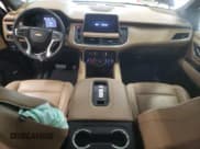 ✅ 2021 Chevrolet Suburban Premier • VIN: 1GNSCFKD2MR318276 • Lot: 37848743. Wystawiony na Copart z przebiegiem 33 165 mil. Bezpłatny archiwum sprzedaży aukcyjnych z USA i szczegółowy raport historii pojazdu na DreamBid. Zdjęcie 8.