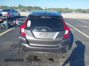 ✅ 2017 Honda Fit LX • VIN: JHMGK5H58HS016435 • Lot: 43491604. Wystawiony na IAAI z przebiegiem 93 155 mil. Bezpłatny archiwum sprzedaży aukcyjnych z USA i szczegółowy raport historii pojazdu na DreamBid. Zdjęcie 16.