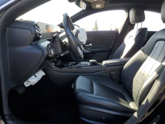 2023 Mercedes-Benz CLA 250 с VIN W1K5J4GB0PN334887, выставлен на аукционе Copart как лот 70424815 с пробегом 26 987 миль миль и Списание • Salvage title. История ставок и продаж доступна на DreamBid. Изображение 7.