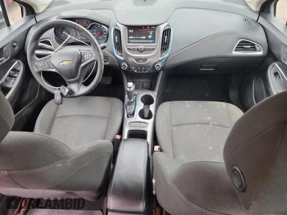 ✅ 2017 Chevrolet Cruze LT • VIN: 1G1BE5SM3H7166497 • Лот: 85163985. Опубликован ранее на Copart с пробегом 97 606 миль. Бесплатный доступ к архиву аукционных продаж из США и подробный отчёт об истории автомобиля на DreamBid. Изображение 8.