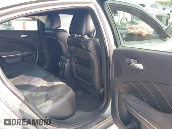 2012 Dodge Charger RT Plus z VIN 2C3CDXCT7CH225584, wystawiony jako IAAI lot #43276852 z przebiegiem 193 535 mil mil oraz . Historia ofert i sprzedaży dostępna na DreamBid. Obrazek 8.