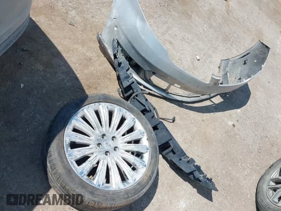 ✅ 2015 Lincoln MKS • VIN: 1LNHL9DK8FG608211 • Lot: 43154019. Listed on IAAI with 152,341 mi. Free auction sales archive from the USA and detailed vehicle history report at DreamBid. Image 12.