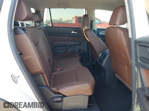 ✅ 2023 Volkswagen Atlas SE • VIN: 1V2HR2CA0PC523664 • Lot: 86837615. Wystawiony na Copart z przebiegiem 45 773 mil. Bezpłatny archiwum sprzedaży aukcyjnych z USA i szczegółowy raport historii pojazdu na DreamBid. Zdjęcie 11.