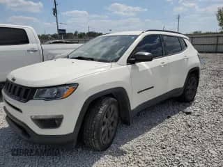 2021 Jeep Compass 80th Anniversary с VIN 3C4NJCEB5MT564119, выставлен на аукционе Copart как лот 80286805 с пробегом 59 910 миль миль и Списание • Salvage title. История ставок и продаж доступна на DreamBid. Изображение 1.