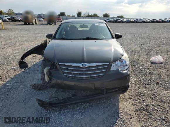 ✅ 2010 Chrysler Sebring Limited • VIN: 1C3CC5FB7AN204815 • Lot: 71915115. Listed on Copart with 115,626 mi. Free auction sales archive from the USA and detailed vehicle history report at DreamBid. Image 5.