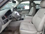 ✅ 2014 Chevrolet Suburban LT • VIN: 1GNSCJE03ER108444 • Lot: 66080644. Wystawiony na Copart z przebiegiem 181 519 mil. Bezpłatny archiwum sprzedaży aukcyjnych z USA i szczegółowy raport historii pojazdu na DreamBid. Zdjęcie 7.