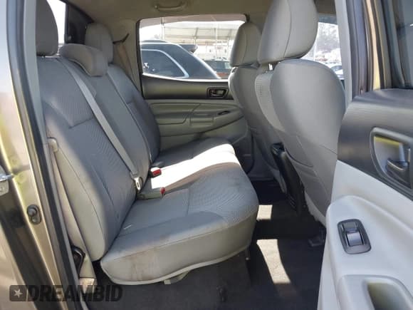 ✅ 2012 Toyota Tacoma PreRunner • VIN: 3TMKU4HN7CM032210 • Lot: 42487678. Wystawiony na IAAI z przebiegiem 135 985 mil. Bezpłatny archiwum sprzedaży aukcyjnych z USA i szczegółowy raport historii pojazdu na DreamBid. Zdjęcie 8.