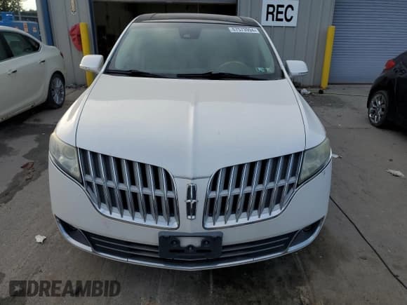 ✅ 2010 Lincoln MKT EcoBoost • VIN: 2LMHJ5AT2ABJ13938 • Лот: 67573994. Опубликован ранее на Copart с пробегом Не указан. Бесплатный доступ к архиву аукционных продаж из США и подробный отчёт об истории автомобиля на DreamBid. Изображение 5.
