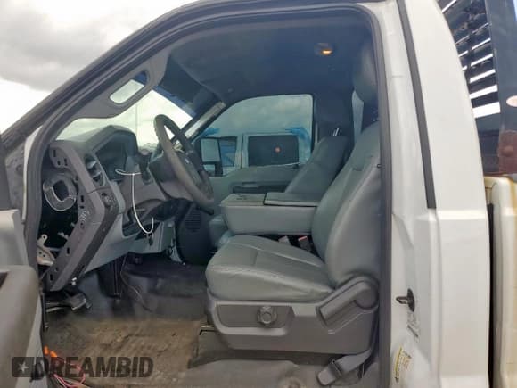 ✅ 2016 Ford F-250 XL • VIN: 1FTBF2A61GEB96923 • Lot: 65081425. Wystawiony na Copart z przebiegiem 73 701 mil. Bezpłatny archiwum sprzedaży aukcyjnych z USA i szczegółowy raport historii pojazdu na DreamBid. Zdjęcie 7.