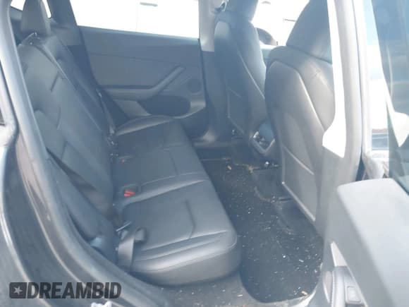 ✅ 2024 Tesla Model Y • VIN: 7SAYGDED8RF122821 • Lot: 43523220. Wystawiony na IAAI z przebiegiem 19 056 mil. Bezpłatny archiwum sprzedaży aukcyjnych z USA i szczegółowy raport historii pojazdu na DreamBid. Zdjęcie 8.